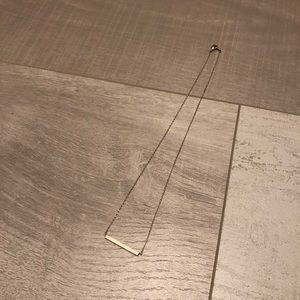 Like new silver bar necklace